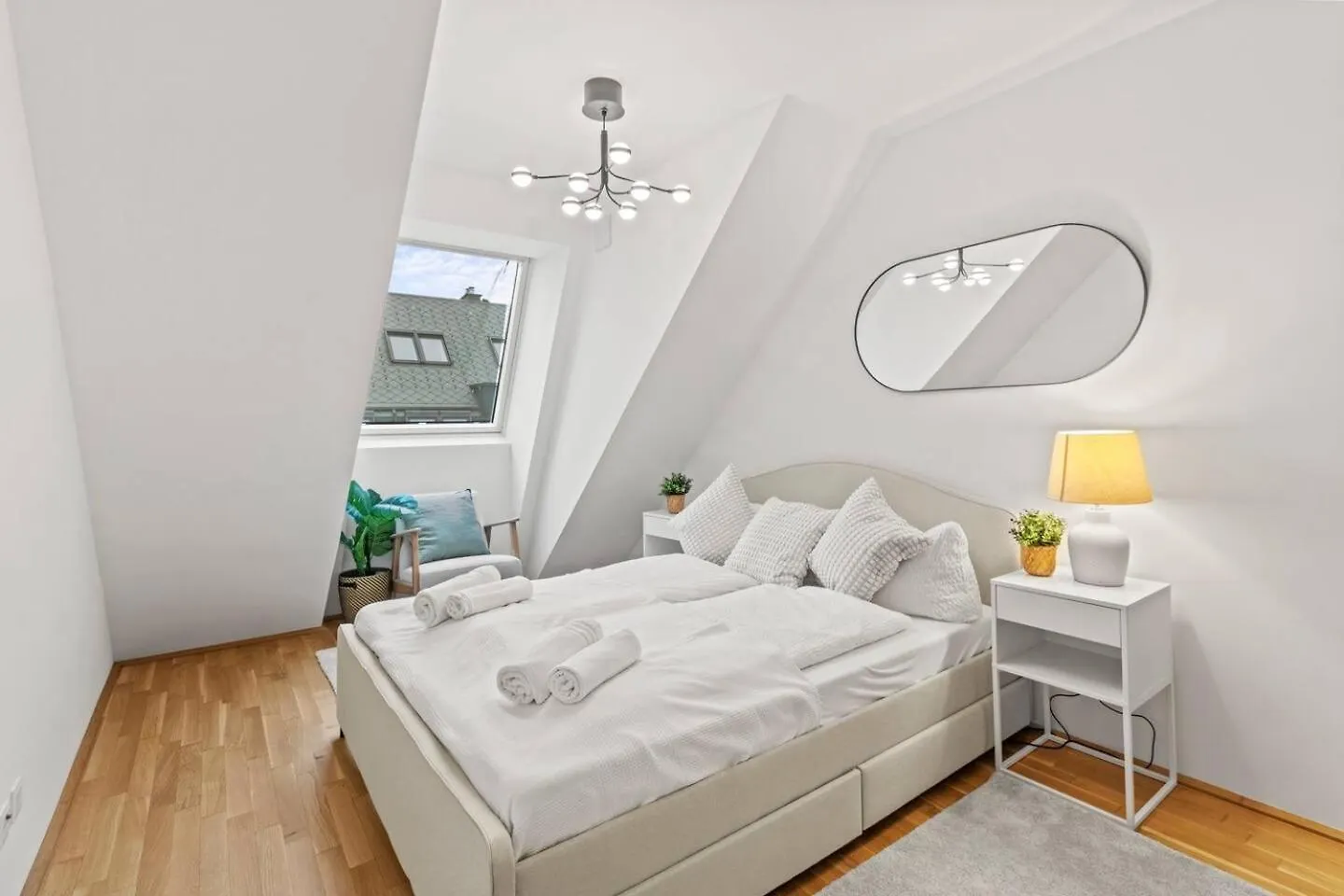 Apartament Fast Wifi - 3 Min Walk To Metro - On-Site Parking For 19,90 Eur Wiedeń