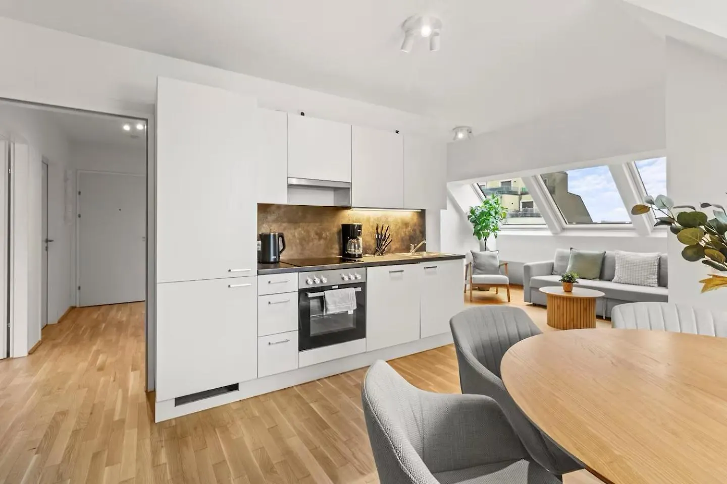 Apartament Fast Wifi - 3 Min Walk To Metro - On-Site Parking For 19,90 Eur Wiedeń