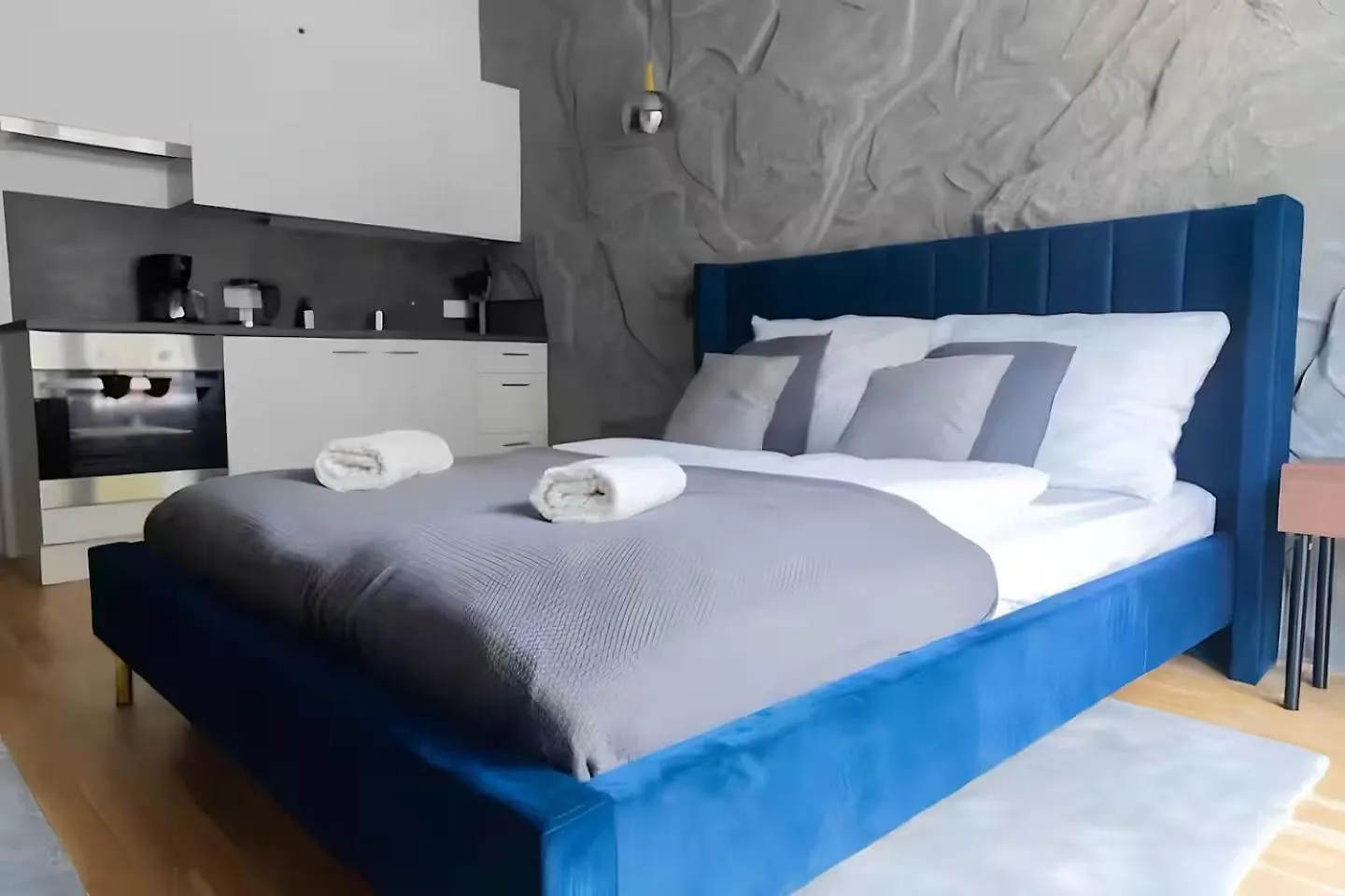 Apartament Fast Wifi - 3 Min Walk To Metro - On-Site Parking For 19,90 Eur Wiedeń